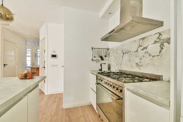 Photo - Under offer: Postjeskade 43-1, 1058 DG Amsterdam